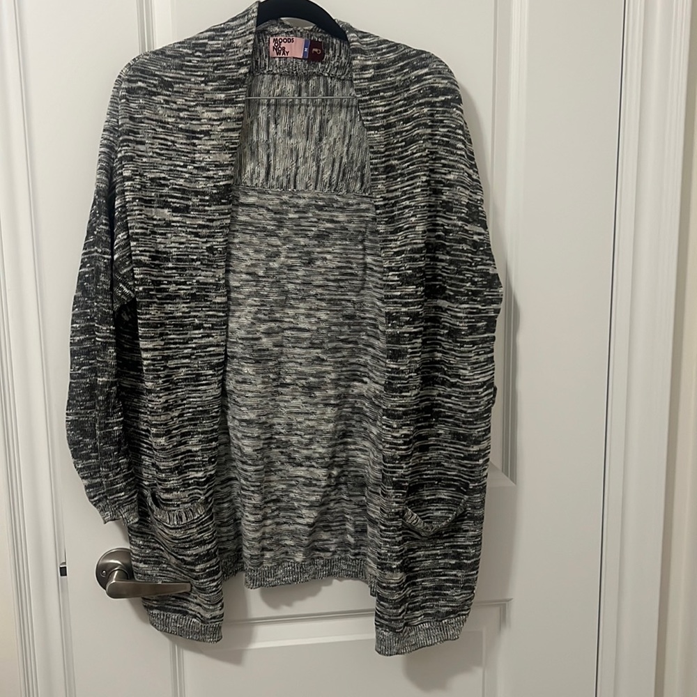 Dark grey and white pattern cardigan
